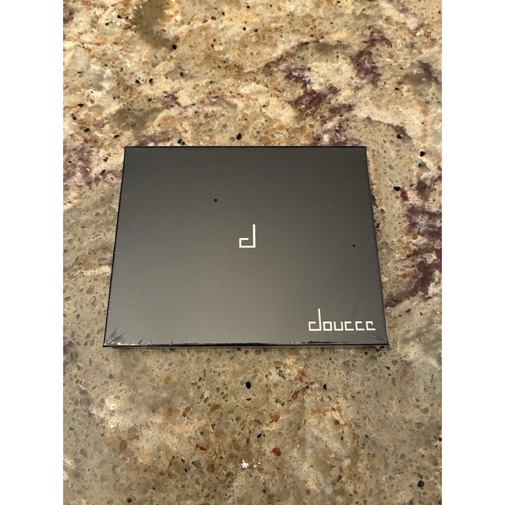 Doucce On The Go Makeup Eyeshadow Face Palette Neutral Colors MSRP $65